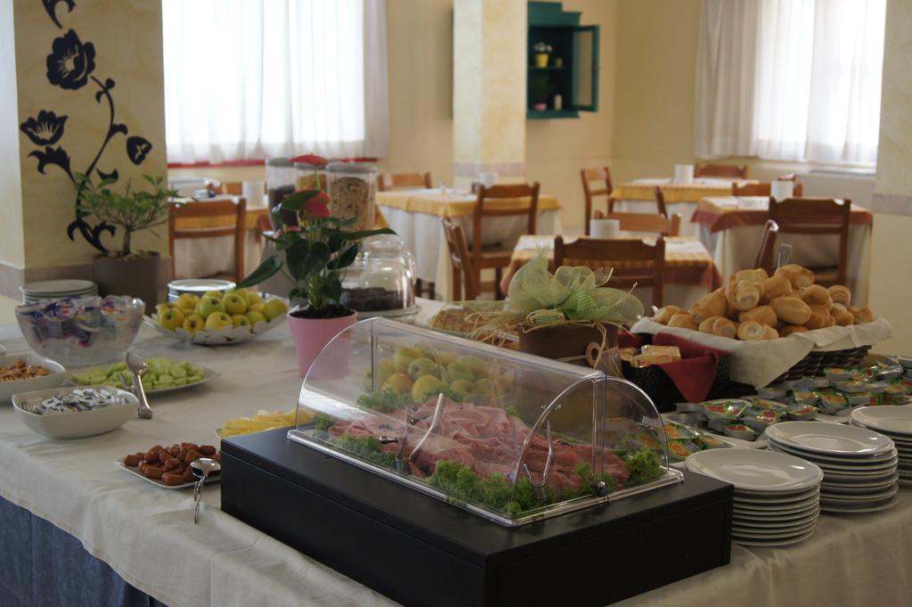 Hotel Orizzonti ريميني المظهر الخارجي الصورة