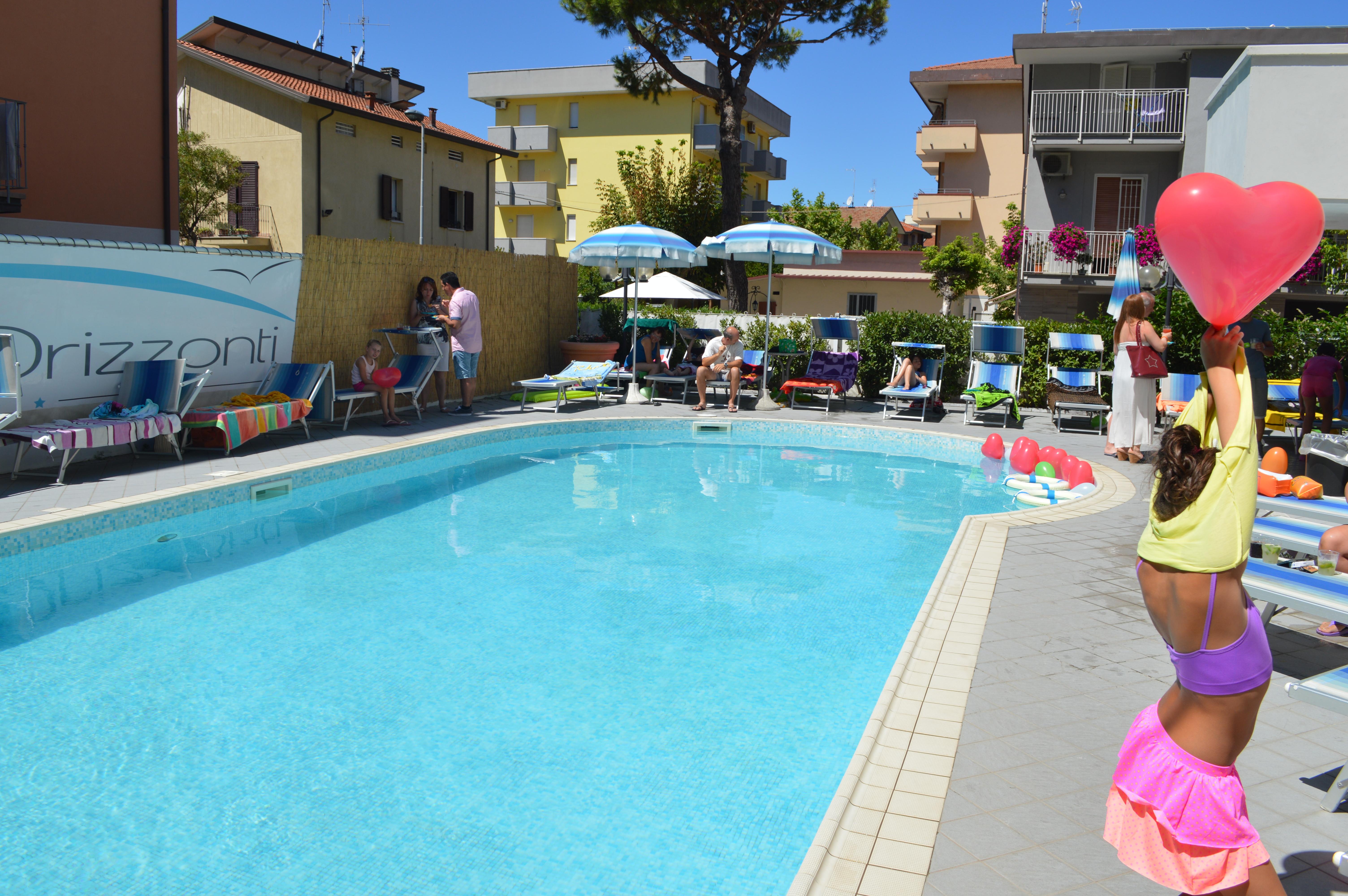 Hotel Orizzonti ريميني المظهر الخارجي الصورة