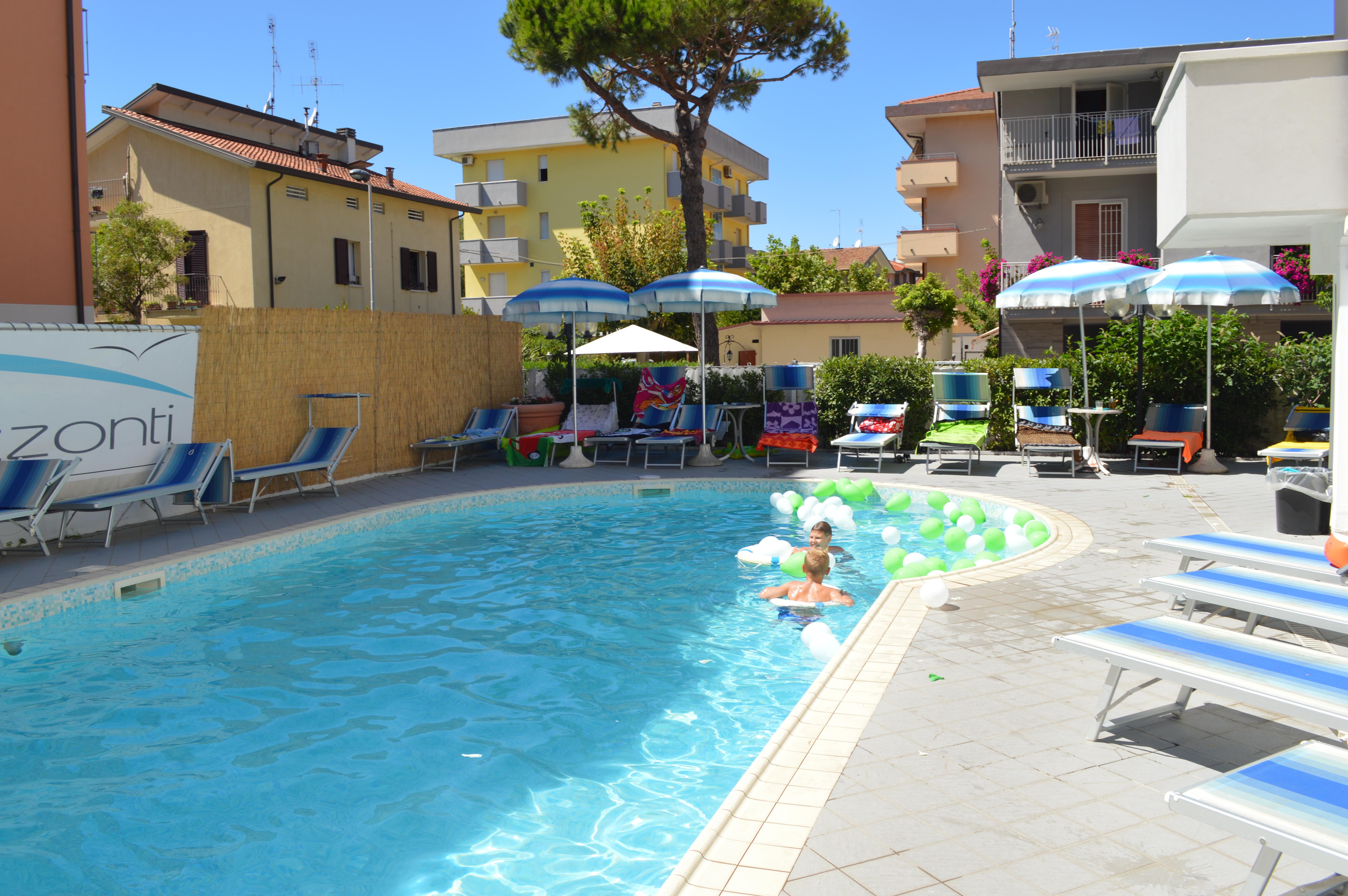 Hotel Orizzonti ريميني المظهر الخارجي الصورة